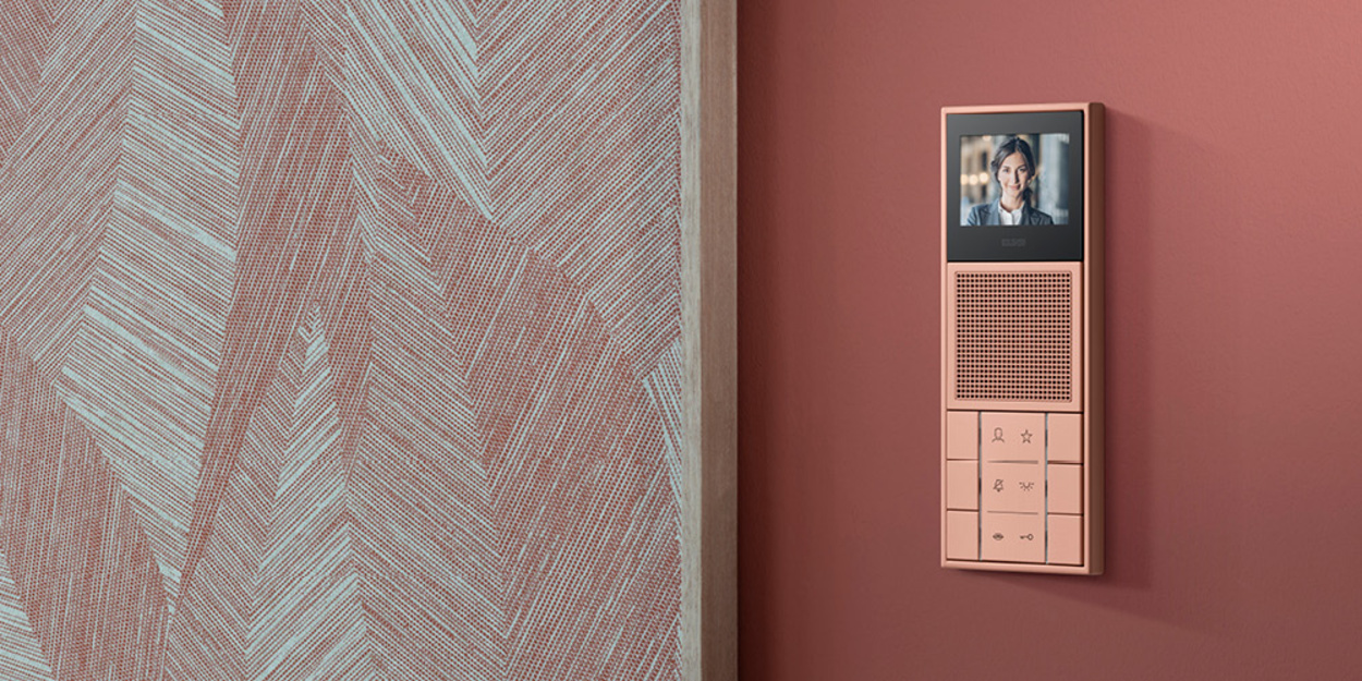 JUNG Türkommunikation bei SKORtec in Moosach